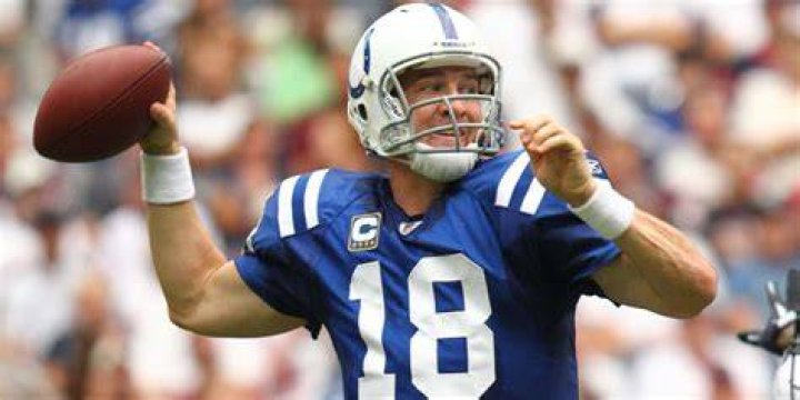 Peyton Manning's son Marshall overshadows him during pregame warmups